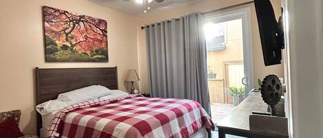 1 soverom, strykejern/-brett, wi-fi (inkludert) og sengetøy