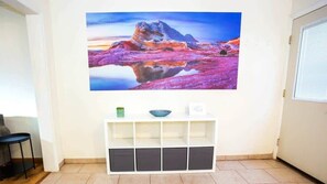 Interior - Large family home with big backyard! Near Zion National Park! Sleeps 10! (Kanab)