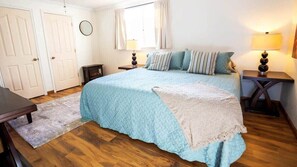 5 bedrooms, desk, iron/ironing board, travel cot