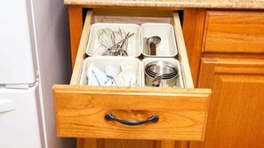 Interior - Large family home with big backyard! Near Zion National Park! Sleeps 10! (Kanab)