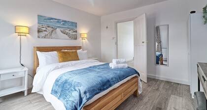 High view house, 3 bed flat.