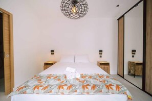2 bedrooms, iron/ironing board, free WiFi, bed sheets