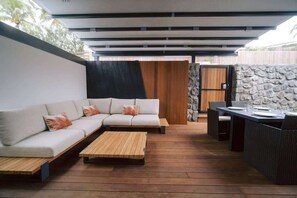 Outdoor dining - Summer Cosy 4*- 2 ch. piscine chauffée - St Gilles (Saint-Gilles-Les-Bains)