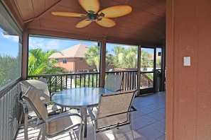 Outdoor dining - 3BR Retreat with Wrap-Around Lanai and Private Beach - Pet Friendly - Signal Inn 15 (Sanibel)