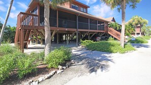Exterior - 3BR Retreat with Wrap-Around Lanai and Private Beach - Pet Friendly - Signal Inn 15 (Sanibel)