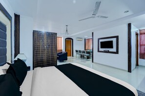 Bed sheets - Collection O Hotel Laavish (Patna)