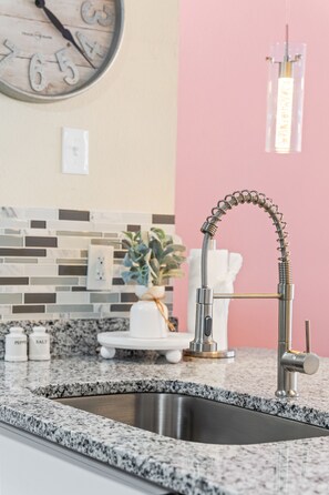 Dusche, Haartrockner, Bidet, Handtücher