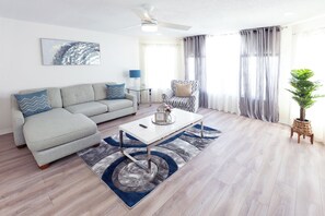 TV, peis og bordtennis