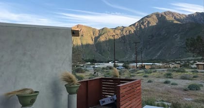 Palm Springs studio only 10 mins to downtown
