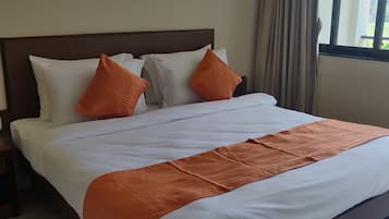 Comfort Apartment, 1 King Bed | 2 bedrooms, in-room safe, free WiFi