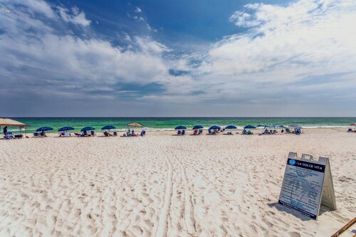 New Listing | Budget Friendly Beachfront Condo with Community Pool and Large Private Balcony | WiFi