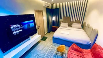 2 chambres, bureau, Wi-Fi, draps fournis