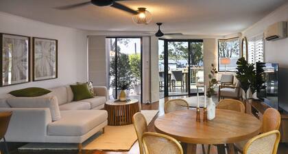 LUXURY RIVERFRONT ESCAPE