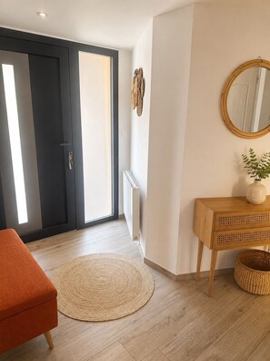 Interior - Family home with swimming pool near Marseille, between sea and hills. (Gémenos)