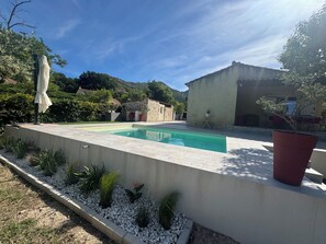 Pool - Family home with swimming pool near Marseille, between sea and hills. (Gémenos)