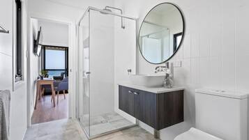 Apartment, 1 King Bed, Beach View | Bathroom