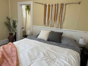 1 bedroom, WiFi, bed sheets