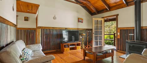 Cottage Familial, vue cour intérieure | Salle de séjour