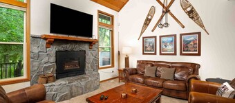 Fantastic Golf and Ski Retreat Surrounded by Trees, Private Hot Tub, Game Room, BBQ