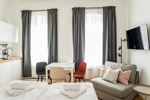 1 bedroom, desk, iron/ironing board, WiFi - Homaris Apartments Schlüterstraße (Berlin)