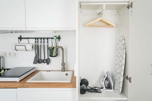 Kühlschrank, Mikrowelle, Geschirrspüler