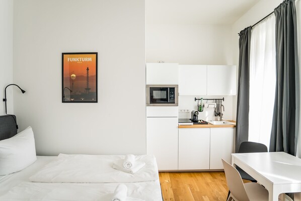 1 bedroom, desk, iron/ironing board, WiFi