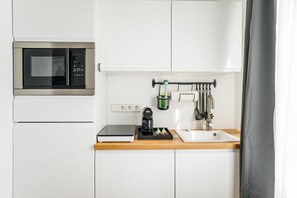 Kühlschrank, Mikrowelle, Geschirrspüler