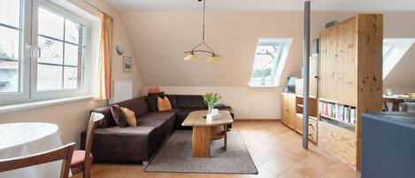 TV, bordtennis og stereoanlegg