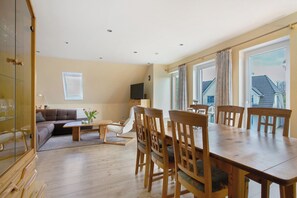 Dining - Apartment 'Ferienwohnung Nico' with Private Terrace, Private Garden and Wi-Fi (Langballig)