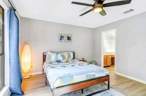 3 bedrooms, iron/ironing board, WiFi, bed sheets