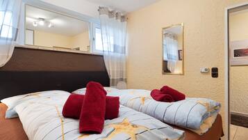 1 Schlafzimmer, Bügeleisen/Bügelbrett, kostenloses WLAN, Bettwäsche