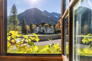 Interior - Apartment 'Haus Berwang Bauernhaus' with Mountain View, Private Terrace and Wi-Fi (Berwang)