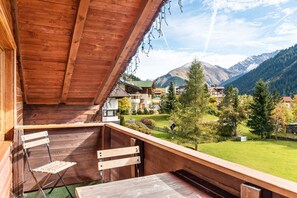 Property grounds - Apartment 'Haus Berwang - Alpin' with Mountain View, Private Terrace and Wi-Fi (Berwang)