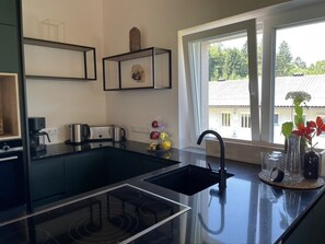 Fridge, microwave, oven, stovetop