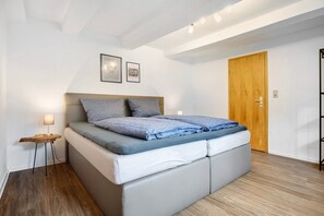 3 chambres, fer et planche à repasser, Wi-Fi gratuit, draps fournis
