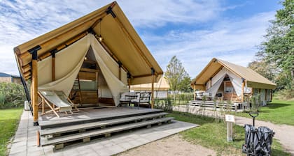 Holiday Home 'Safarizelt' with Private Terrace, Wi-Fi and Air Conditioning