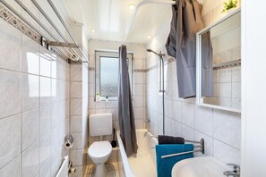 Een douche, handdoeken