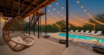 Skyline Views | Heated Pool, Hot Tub, & Fit Pit