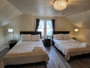 4 bedrooms, iron/ironing board, WiFi, bed sheets