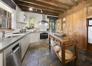 Microwave, stovetop, dishwasher - Bonn Abbey - Beautiful Stone Cottage with country views
(Broke)