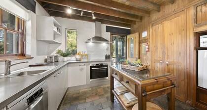 Bonn Abbey - Bonn Abbey Unique Stone Cottage