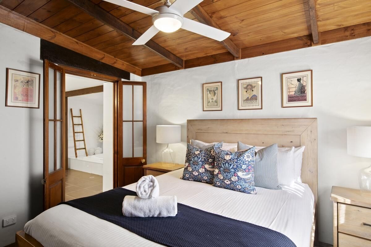 4 chambres, fer et planche à repasser, Wi-Fi, draps fournis