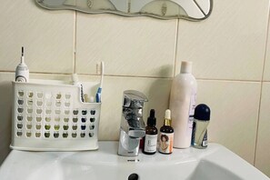 Handtücher, Seife, Toilettenpapier