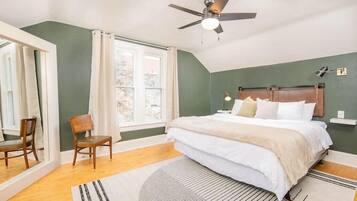 2 sovrum, skrivbord, strykjärn/strykbräda och wi-fi