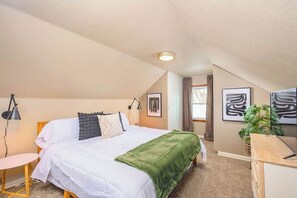 3 室のベッドルーム、デスク、アイロン / アイロン台、WiFi