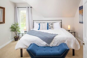 4 habitaciones, tabla de planchar con plancha, wifi y ropa de cama