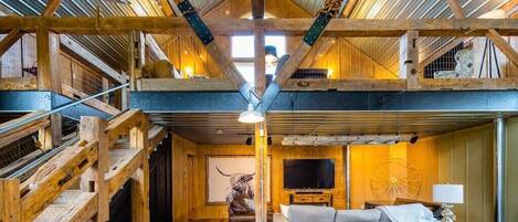 Una televisión, una oficina