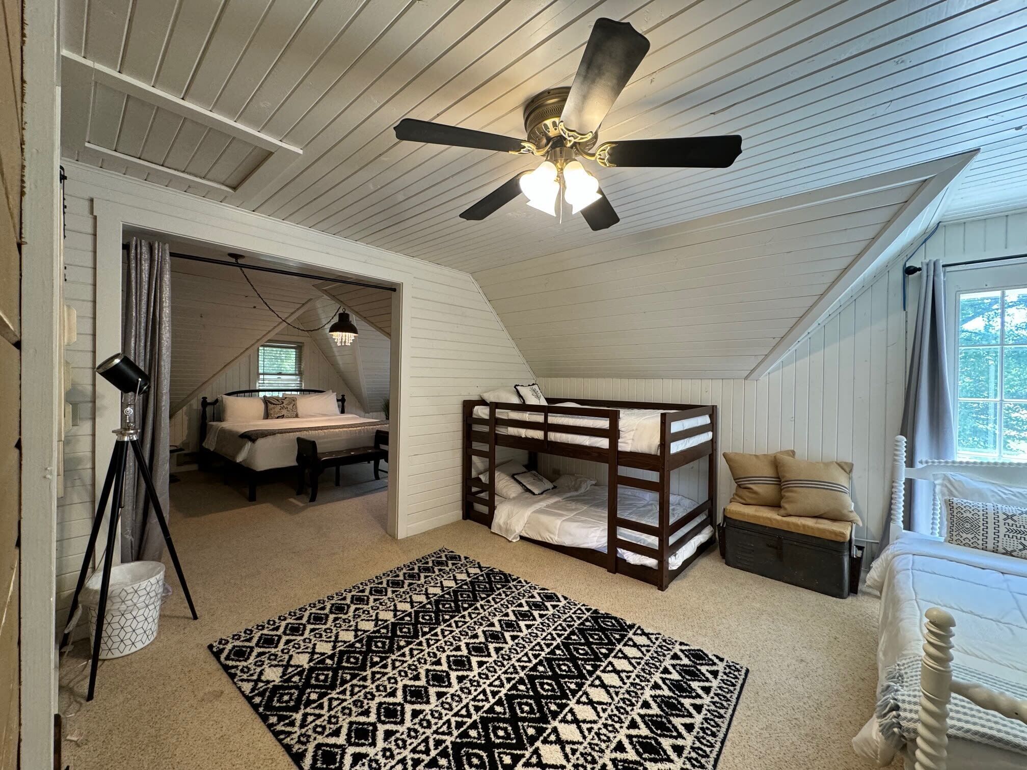 4 slaapkamers, een strijkplank/strijkijzer, wifi, beddengoed