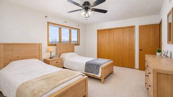 3 chambres, fer et planche Ă repasser, Wi-Fi, draps fournis