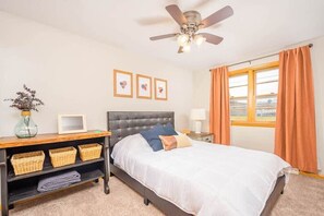 3 sovrum, skrivbord, strykjärn/strykbräda och wi-fi